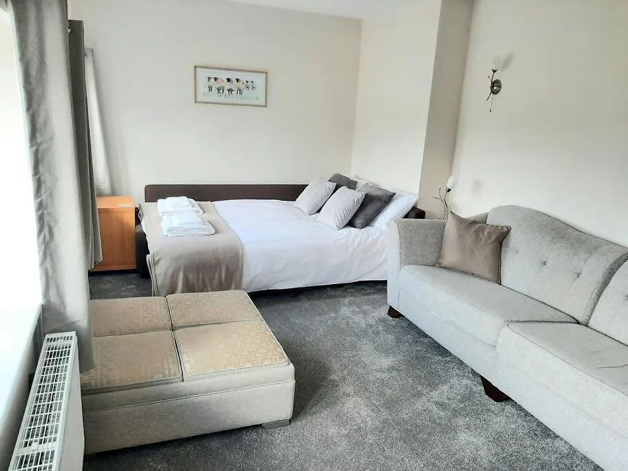 Beautiful Countryside Cottage, Sleeps 6, Dogs Welcome Halifax Dom wakacyjny